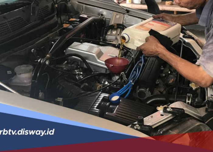 Bikin Bingung, Mobil Tua Sebaiknya Pakai Oli Encer atau Kental?