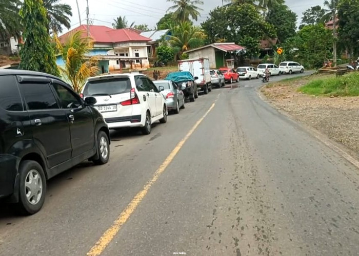Ada Perbaikan Jembatan di Seluma, Arus Kendaraan Jalinbar Macet