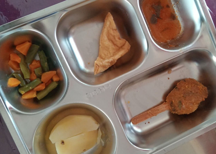 SPPG Gembok Pagar, Dinkes Kota Bengkulu Periksa Sampel Menu MBG yang Dikonsumsi Murid SDN 59