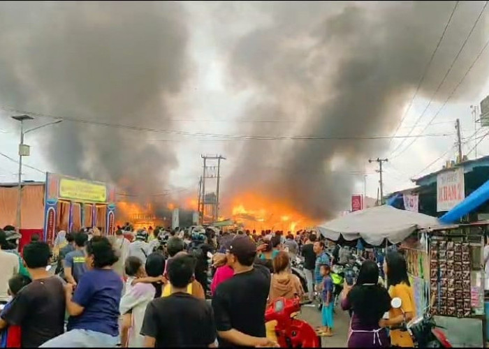  Kebakaran Pasar D1 Ketahun Nyaris Membakar Pos Pam Operasi Lilin Nala Hanguskan 12 Ruko, ini Penyebabnya 