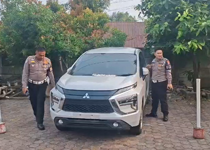 Mobil Xpander Misterius di Parkiran RS Tiara Sella Diderek Ditlantas Polda Bengkulu