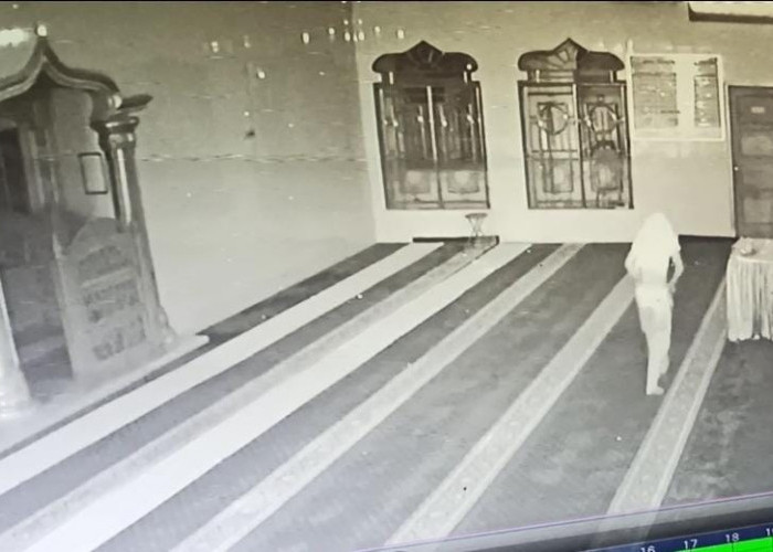 Pengurus Masjid Wajib Waspada, Pencuri Kotak Amal Kembali Beraksi 