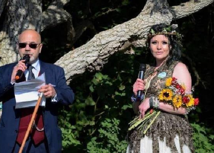 6 Tradisi Pernikahan Nyeleneh di Berbagai Negara, Ada yang Menikah dengan Pohon