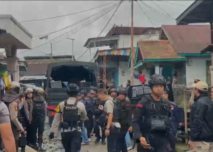 Penggerebekan 'Diduga Sarang Judi dan Narkoba' di Bengkulu, Polisi Amankan 10 Orang, 1 Diantaranya IRT