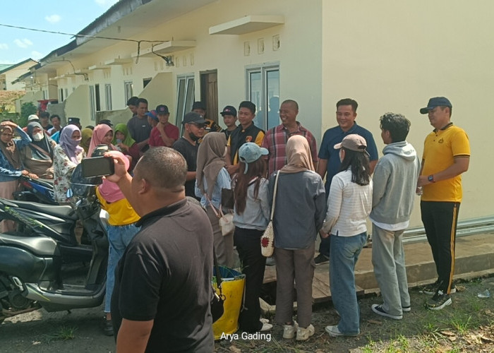 Upah Belum Dibayar, Buruh Bangunan Segel Mess Karyawan PT Mutiara Sawit Seluma