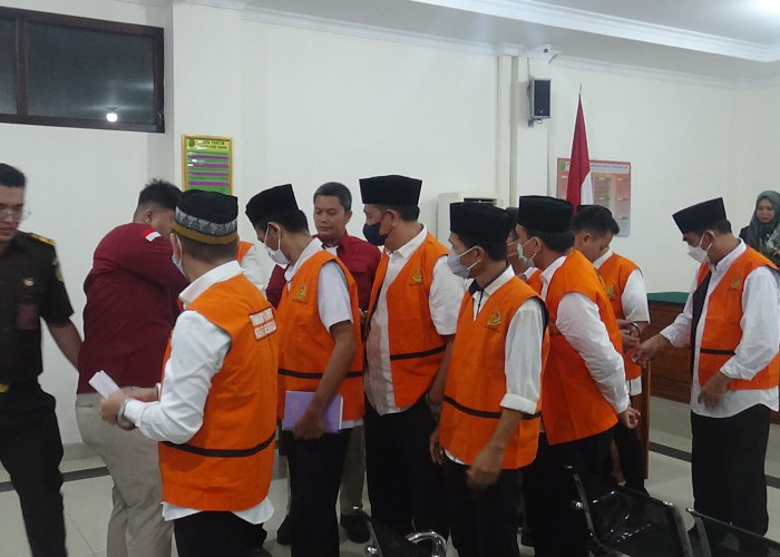 10 Terdakwa Korupsi di Bengkulu Tengah Penuhi Ruang Sidang