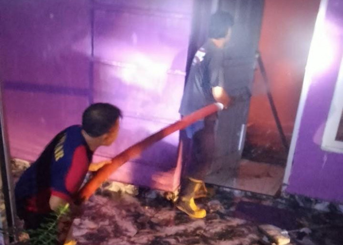 Dini Hari Mencekam! Rumah Warga Kuto Rejo Kepahiang Ludes Terbakar