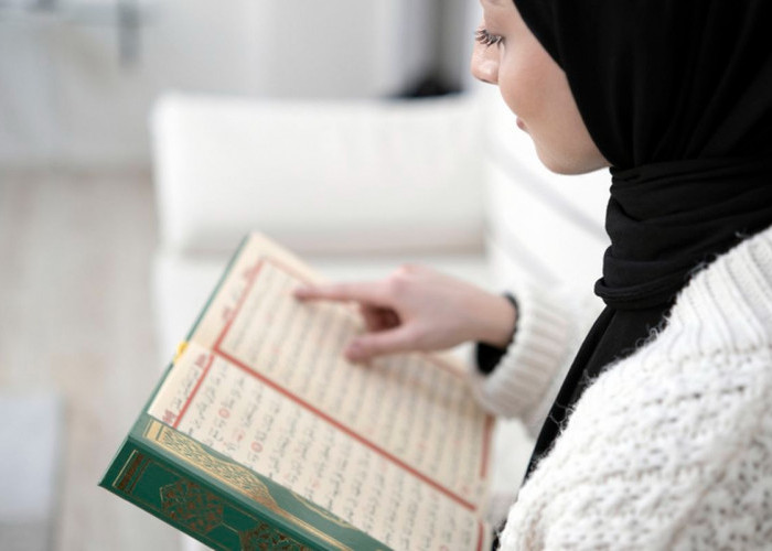 Surat Pendek Ini Banyak yang Hafal, Keutamaannya Mendatangkan Rezeki dan Sepertiga Al Quran