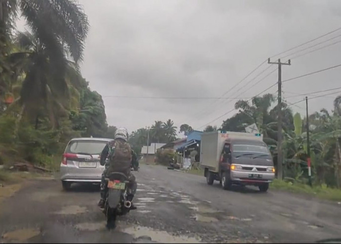 Sudah Digali, Jalan Tak Kunjung Diaspal. Polres Seluma Turun Tangan
