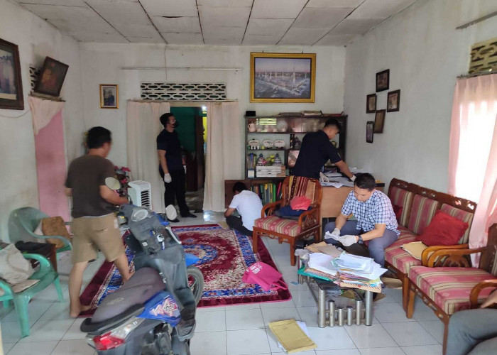 Kasus Dugaan Investasi Bodong Modus Arisan di Bengkulu, Rumah Keluarga 'Cik Oboy' Digeledah Polisi