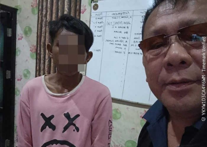 Ketua DPC Demokrat di Bengkulu Swafoto dengan Pelaku Spesialis Pencuri Burung
