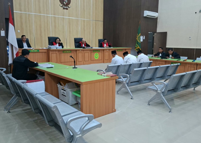 Tiga Terdakwa Dugaan Korupsi Proyek Pamsimas Mukomuko Dituntut Hukuman 18 Bulan Penjara