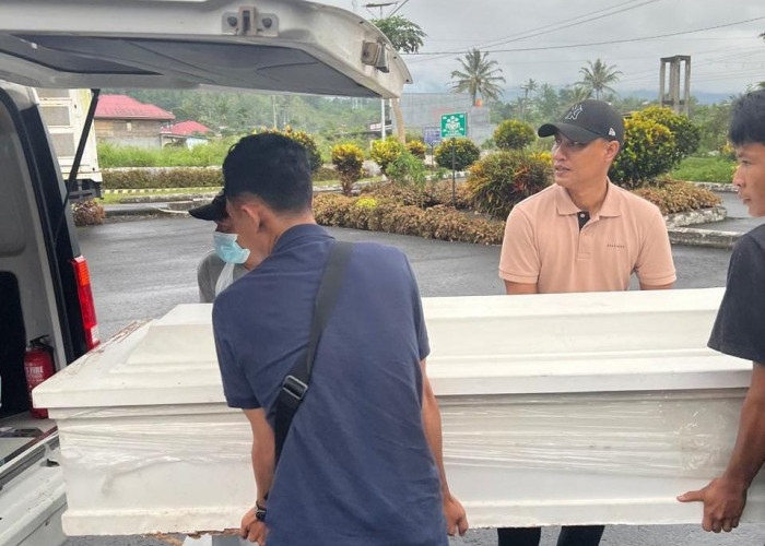 Jenazah Pria yang Ditemukan di Air Lakok Bengkulu Utara, Diantar Polisi ke Pihak Keluarga