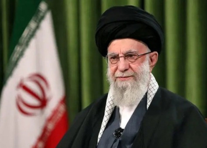 Tenang tapi Ditakuti, Ini Sosok Ayatullah Khamenei yang Paling Diburu Amerika dan Israel 