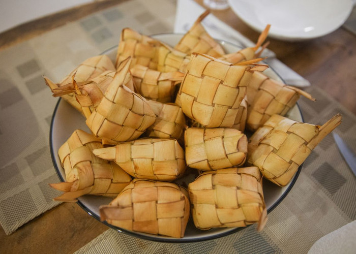 Rahasia Memasak Ketupat Lebaran agar Tidak Cepat Basi, Wajib Dicoba di Rumah