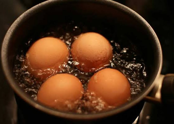 Telur Rebus Untuk Diet, Berikut  8 Cara Mudah Hindari Telur Pecah saat Direbus