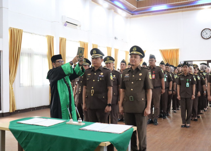 Sertijab, Kajari Bengkulu Dr. Ni Wayan Sinaryati Lantik Kasi Pidum dan Kasi Datun