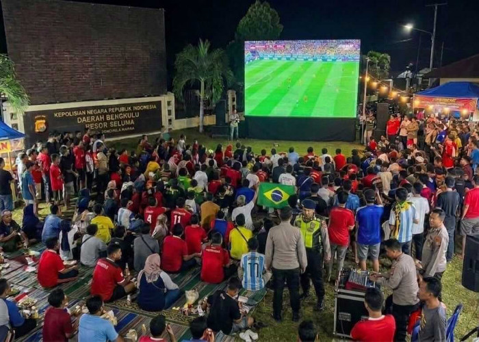 Polres Seluma dan Polsek Jajaran Gelar Nobar Piala Dunia 2026 Gratis Setiap Malam 