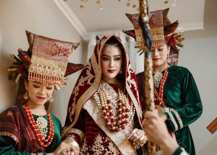 Mengenal Tradisi Pernikahan 'Malam Bainai' dari Adat Minangkabau, Penuh Makna Bagi Calon Mempelai