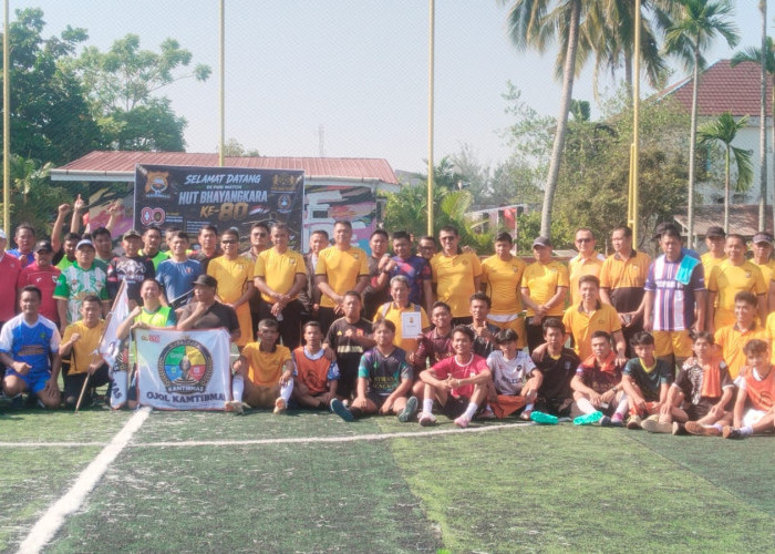 HUT Bhayangkara, Kapolda Bengkulu Olahraga Bersama Wartawan, Mahasiswa dan Ojol