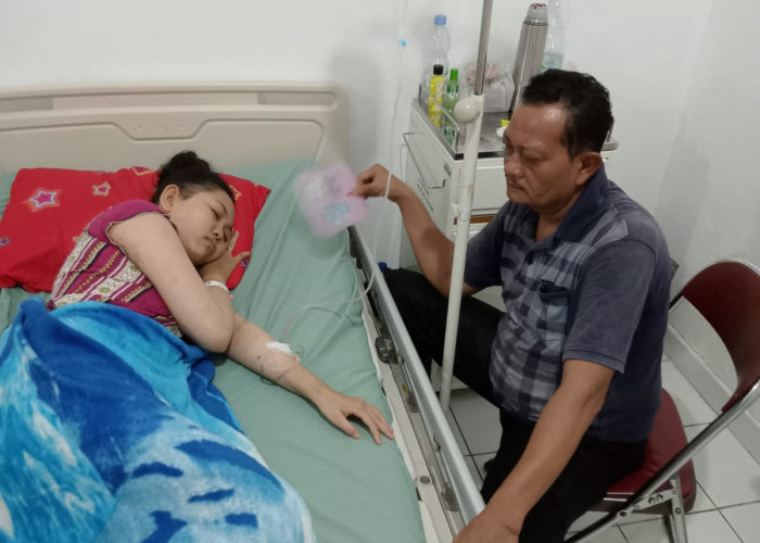 Idap Anemia Aplastik, Remaja Putri Butuh Bantuan Operasi Pencangkokan Sumsum Tulang Belakang 