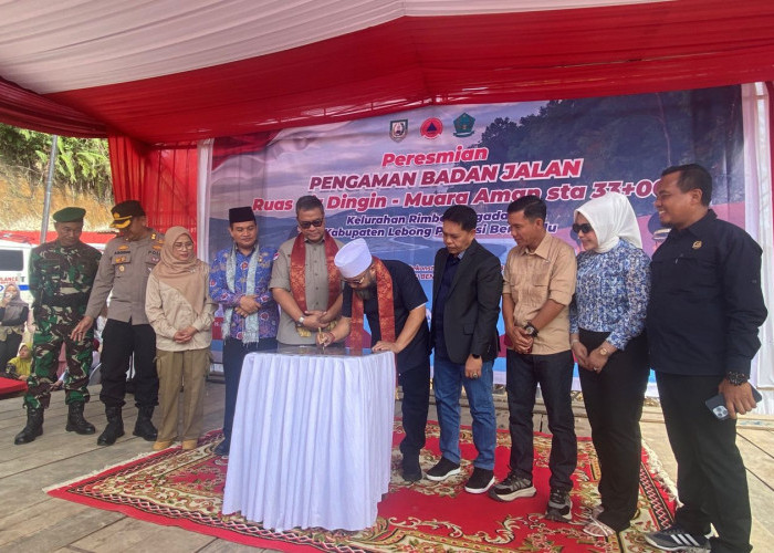 Di Kabupaten Lebong, Gubernur Helmi Hasan Resmikan Bangunan Pelapis Tebing