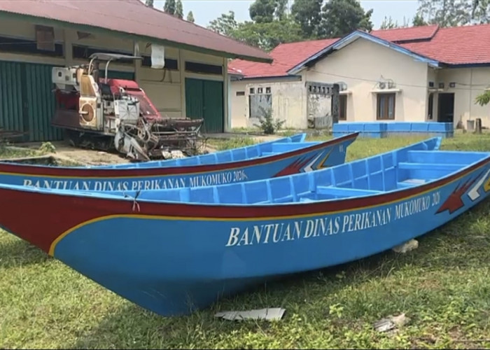 Pemkab Mukomuko Siapkan Bantuan Dua Perahu Fiber untuk Nelayan Pasar Sebelah