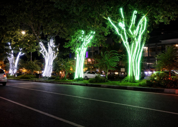Percantik Wajah Kota, Pemkot Pasang 35 Unit Lampu Hias di Jalan Jenderal Sudirman  ?