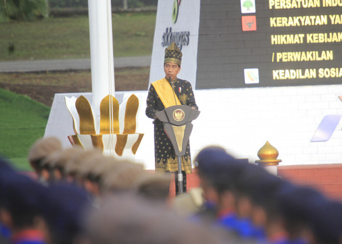 Begini Penampilan Presiden Jokowi saat Upacara Hari Lahir Pancasila di Lapangan Garuda Pertamina Hulu Rokan