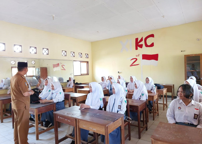 Gedung Sekolah Terbakar, Siswa-siswi SMKN 3 Kota Bengkulu Belajar Dengan Sistim Daring