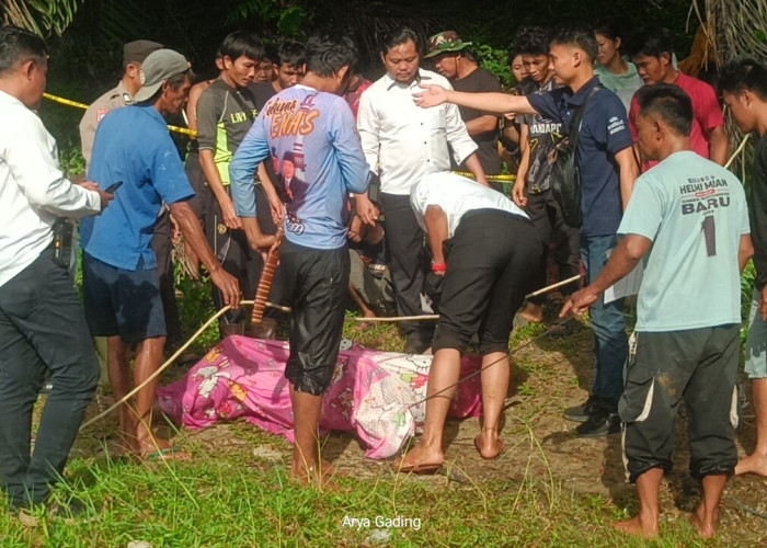 Heboh, Sesosok Mayat Laki-laki Mengapung di Muara Cuming Pasar Seluma 