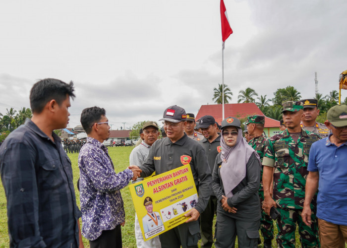 Dorong Produktivitas Petani, Gubernur Rohidin Kembali Berikan Bantuan Alsintan Bagi Kelompok Tani