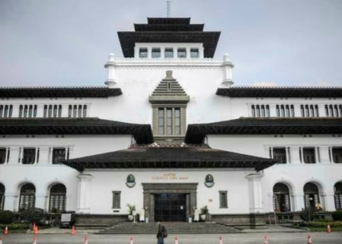 Kisah Bangunan Bersejarah Indonesia Bag 1, Borobudur Tempat Pelarian, Gedung Sate Ditunggu Sosok Berjenggot 
