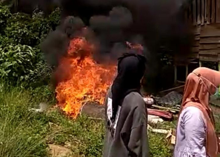 Barang Dibakar Emak-emak, Pemilik Warem Lapor Polisi