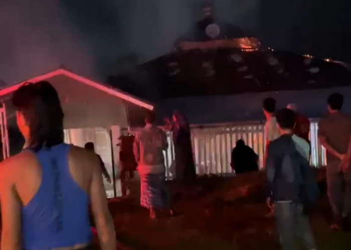 Masjid Nurul Huda di Pajar Bulan Kabupaten Seluma Hangus Terbakar