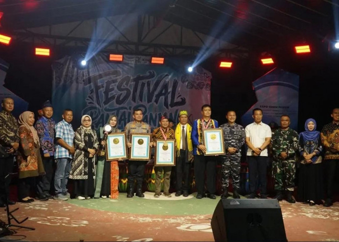 Pemkot Bengkulu Raih Penghargaan LEPRID, Pecahkan Rekor Dunia Tari KATERA dengan 15 Ribu Peserta