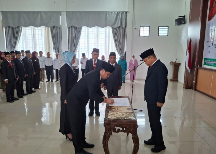 Bupati Rachmat Lantik 10 Pejabat Eselon II Pemkab Bengkulu Tengah, Ada Mantan Kepala BKD Pemprov Bengkulu
