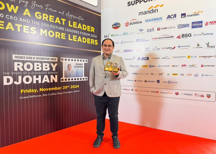 Dirut Bank Bengkulu Beni Harjono Raih Penghargaan Top 100 CEO 