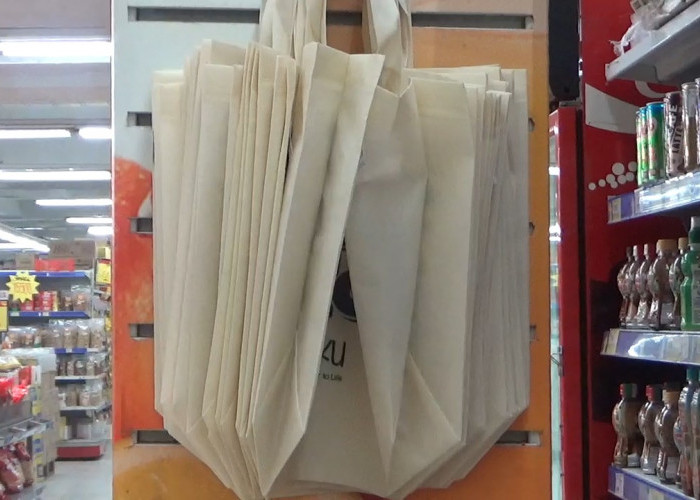 Hari Bebas Kantong Plastik, Penggunaan Shopping Bag Mulai Efektif di Hypermart