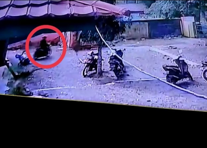 Terekam CCTV, Bandit Curanmor Beraksi di SMAN 01 Bengkulu Utara