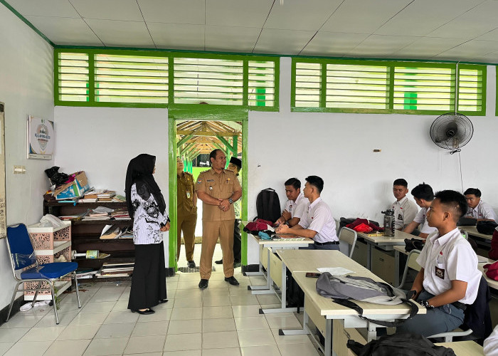 Hari Pertama Masuk Sekolah, Masih Ada Siswa dan Guru Tidak Hadir 