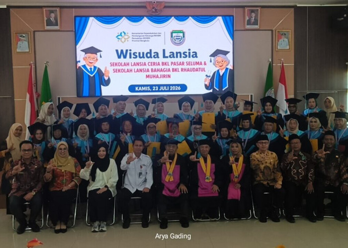 Dukung Ketangguhan Keluarga, Puluhan Lansia Diwisuda DP3AKB Kabupaten Seluma 