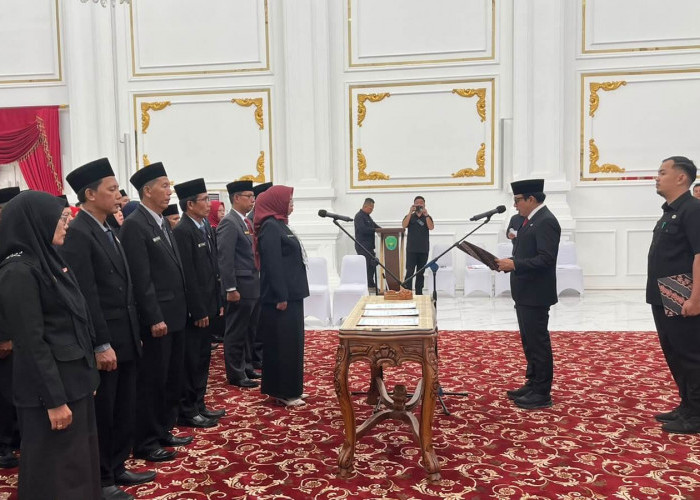Wali Kota Bengkulu Dedy Wahyudi Lantik 28 Pejabat PDAM Tirta Hidayah