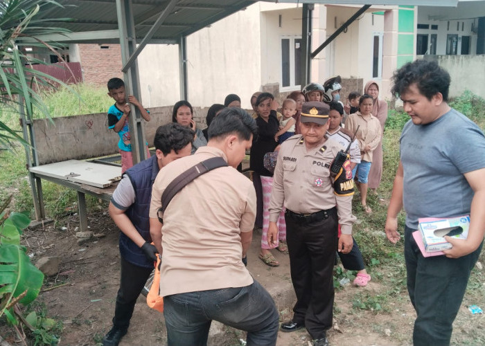 Innalillahi Wainnailaihi Rojiun, Ditemukan Jenazah Bayi Dalam Kantong Plastik Mengambang di Selokan
