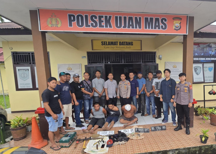 Dikepung Polisi dan Warga, Perampok Lompat dari Lantai Dua Toko dan Simpan Senpi Dalam Tandon Air 