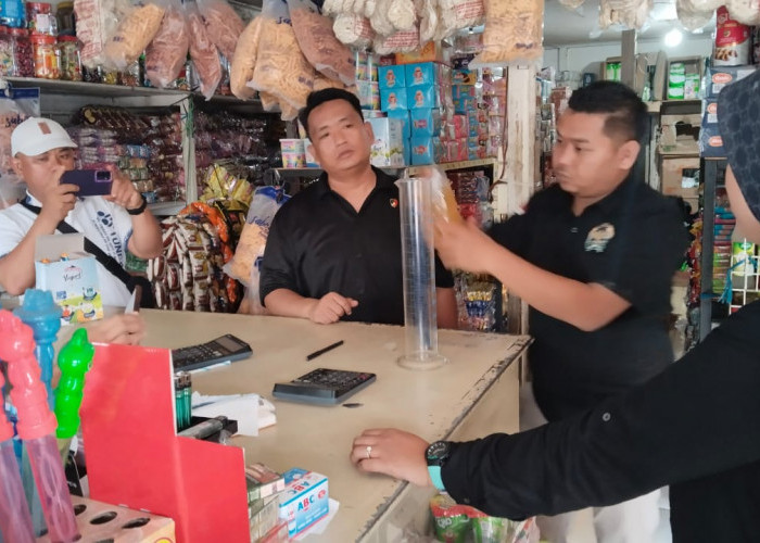 Datangi Distributor Minyak Goreng, Polres Kepahiang Cek Timbangan dan Ukuran Kemasan Minyak