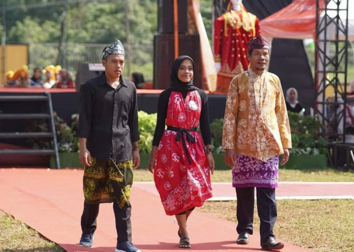 Motif Gunung Bungkuk Batik Sungai Lemau, Bengkulu Tengah