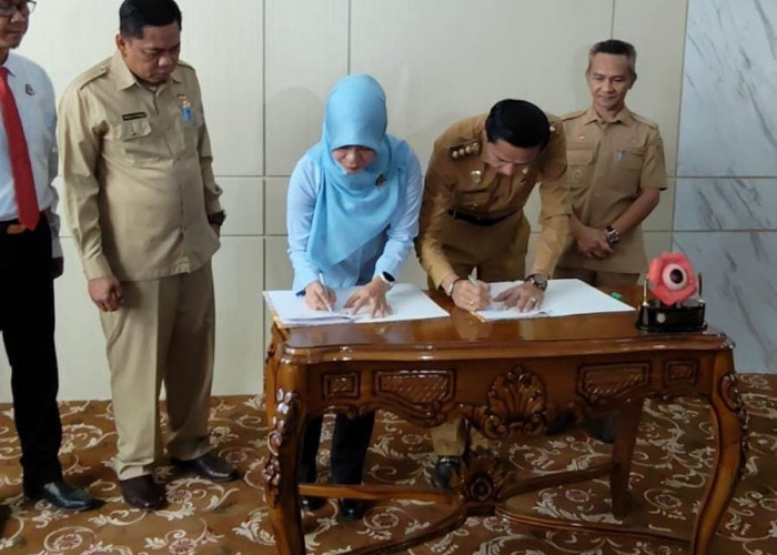Bupati Kaur Gusril Teken MoU Pendampingan Hukum dengan Kejari Kaur