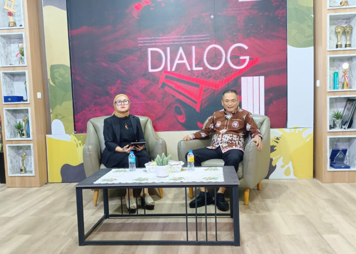 Hadiri Live Dialog Istimewa RBTV, Bupati Benteng Rachmat Riyanto Diberi Disuprise Kue Ultah