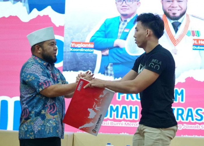 Gubernur Helmi Hasan Undang Fighter MMA Bengkulu Deni Arif dan Beri Reward